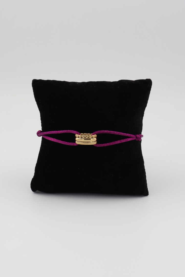 macau-crown-bordeaux-gold